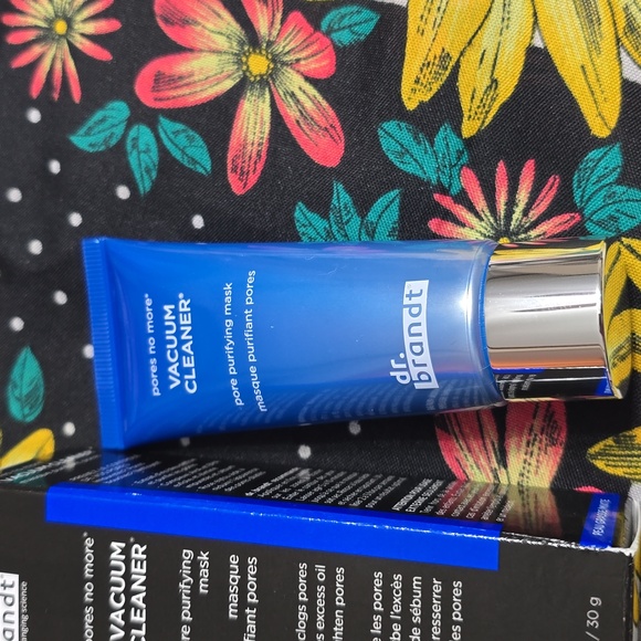 Dr. Brandt Vacuum Cleaner Pore Purifying Mask - Picture 2 of 11